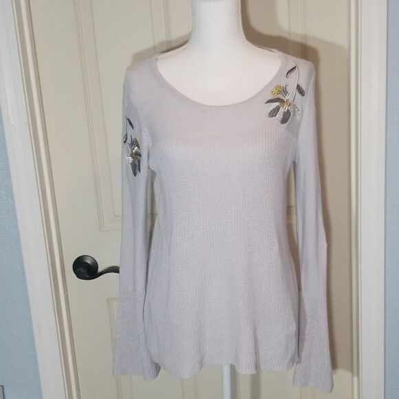 💸 3/12$-St John's Bay, floral knit bell sleeve sweater - Picture 3 of 8